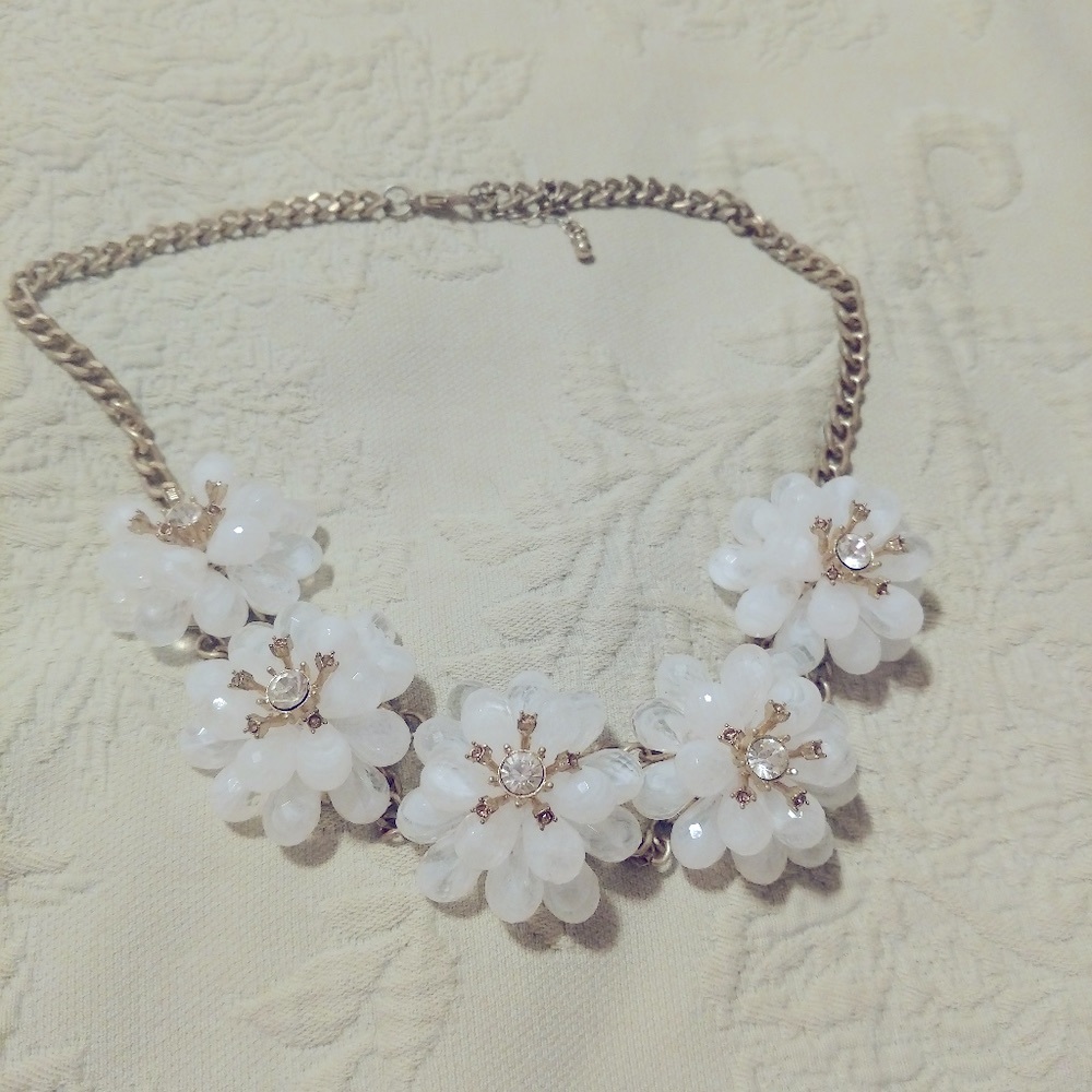 Express Floral Necklace